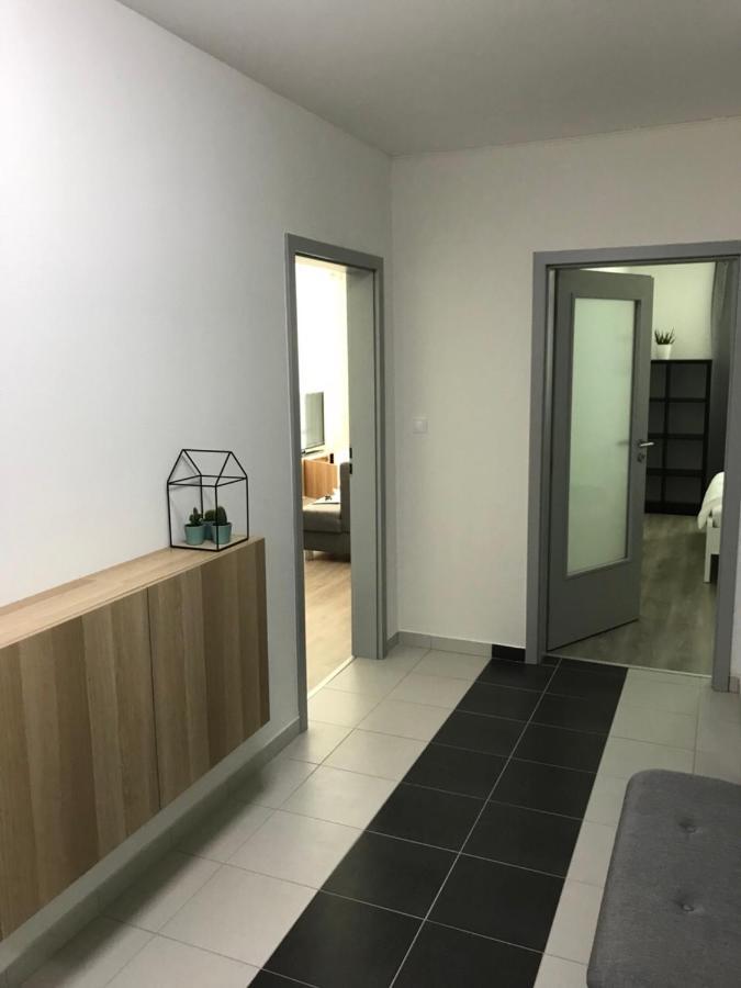 Samorin Modern Apartmens Private Parking - Air Conditioning Bagian luar foto