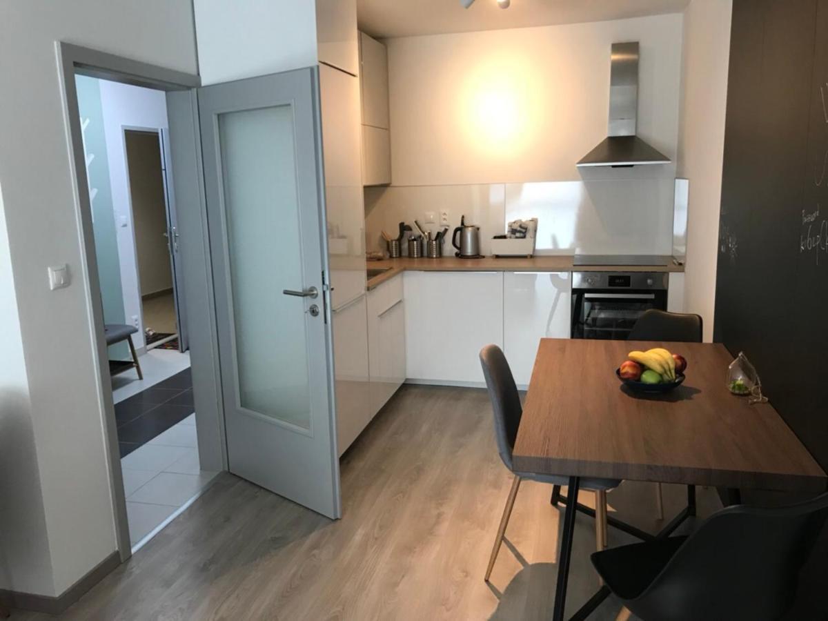 Samorin Modern Apartmens Private Parking - Air Conditioning Bagian luar foto