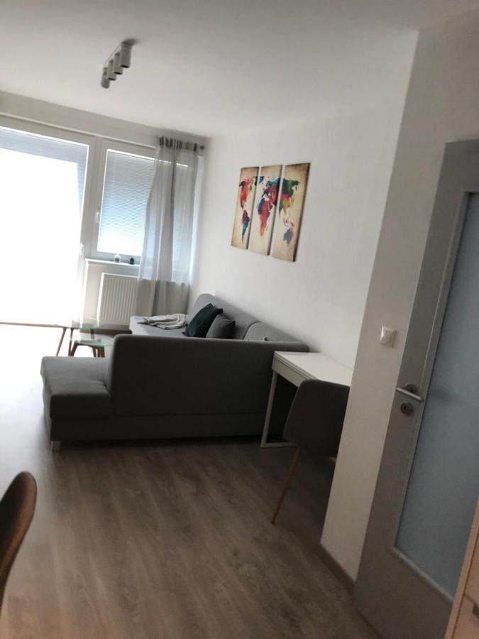 Samorin Modern Apartmens Private Parking - Air Conditioning Bagian luar foto